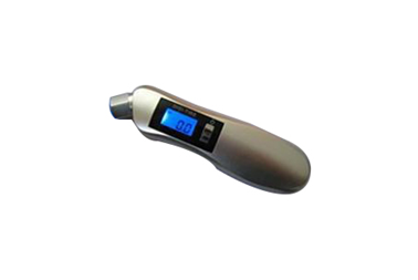 Digital tire pressure gauge