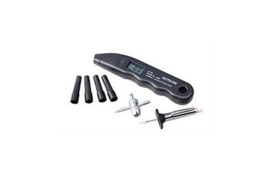 Digital tire pressure gauge